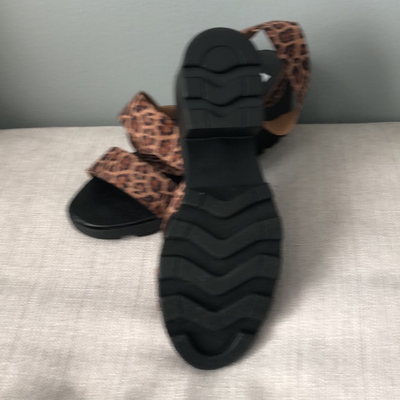Leopard Steve Madden summer shoes bought from DSW, never worn. - Picture 3 of 3